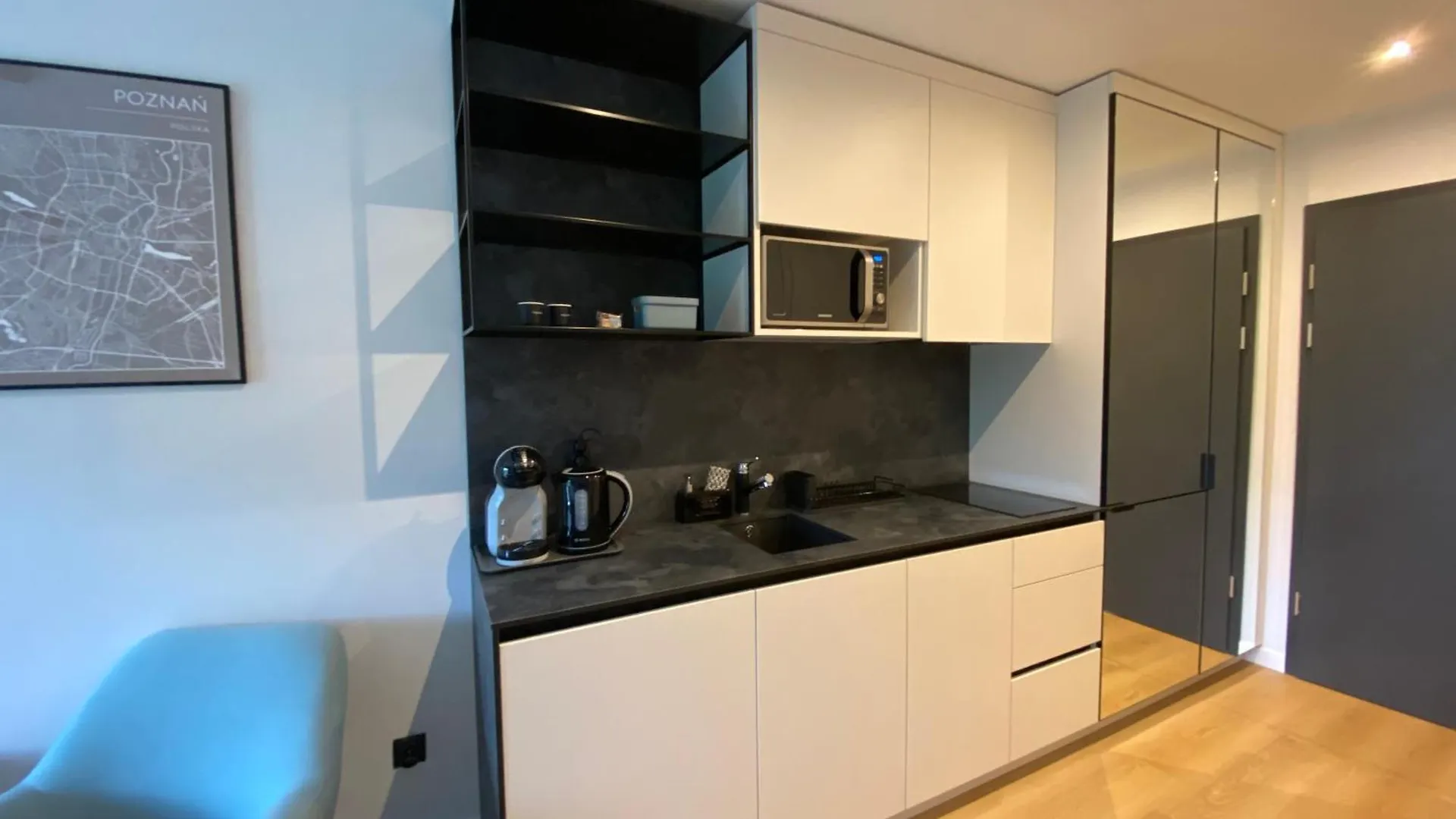 Blue Apartment Poznan Plac Wolnosci 6 Polen